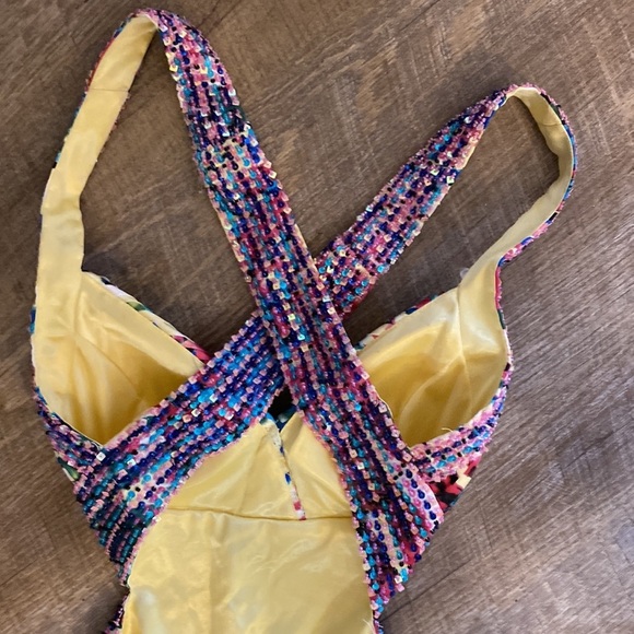 Cache Y2K Backless Abstract Beaded Formal Dress Size 4 - Picture 9 of 11